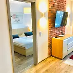 Apartman Rodzinne Z Ogrodkiem